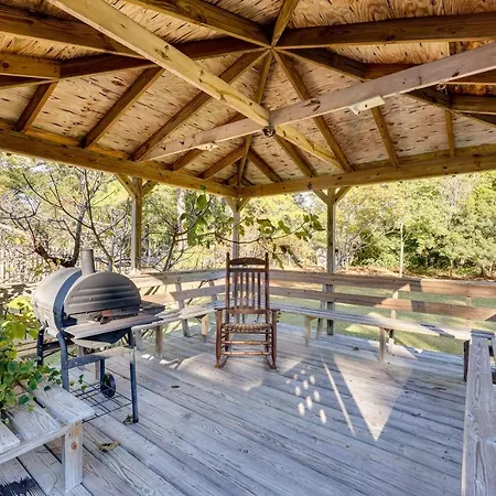 Wilmington Home With Gazebo Deck 4 Mi To Beach! Exterior photo