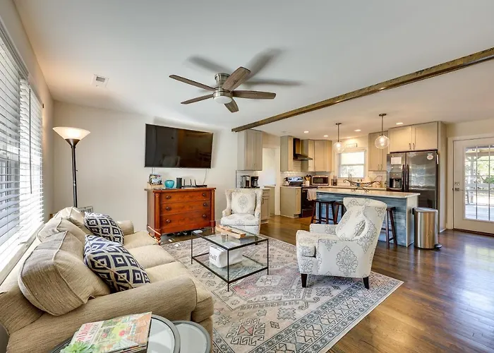 Wilmington Home With Gazebo Deck 4 Mi To Beach!